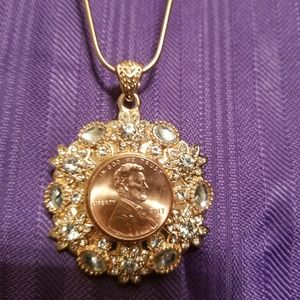 Treasure snap necklace